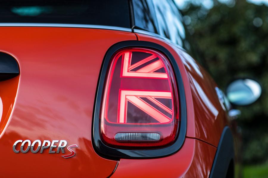 Детали экстерьера Mini Cooper S (F56) 2018 года  (UK) (фото 8 из 15)